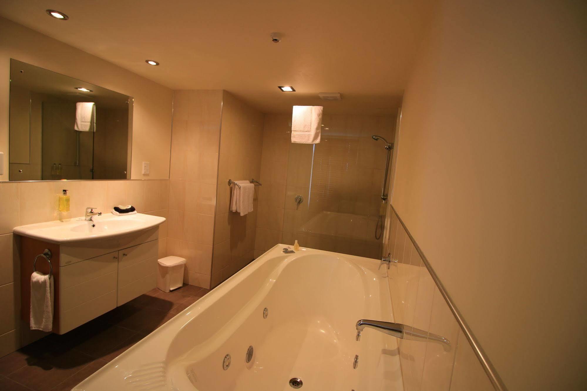 Fitzherbert Regency Motor Lodge Палмерстон-Норт Экстерьер фото